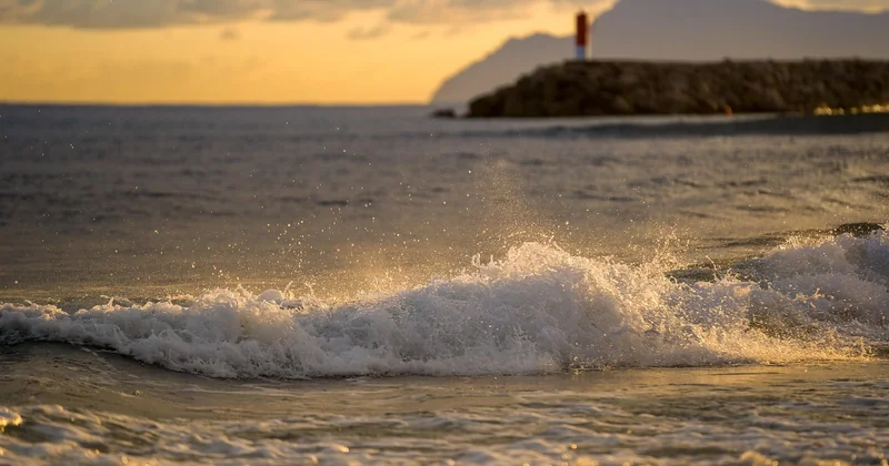 Les erreurs à éviter quand on part en couple sur une plage méditerranéenne
